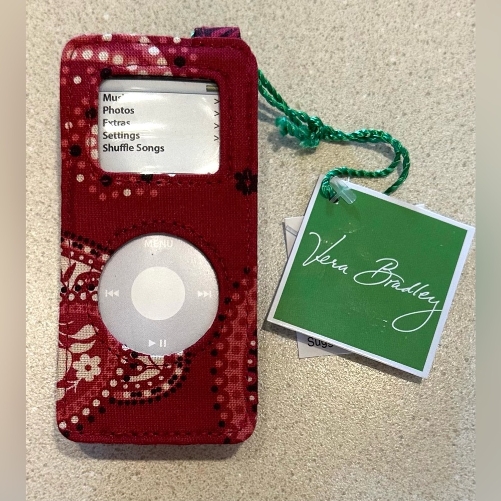 NWT Vera Bradley Tune Case MP3 Player IPod Holder Clip Case Retired Mesa Red